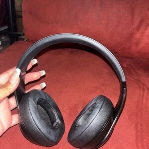 Beats by Dre Black Over-Ear Headphones Wireless